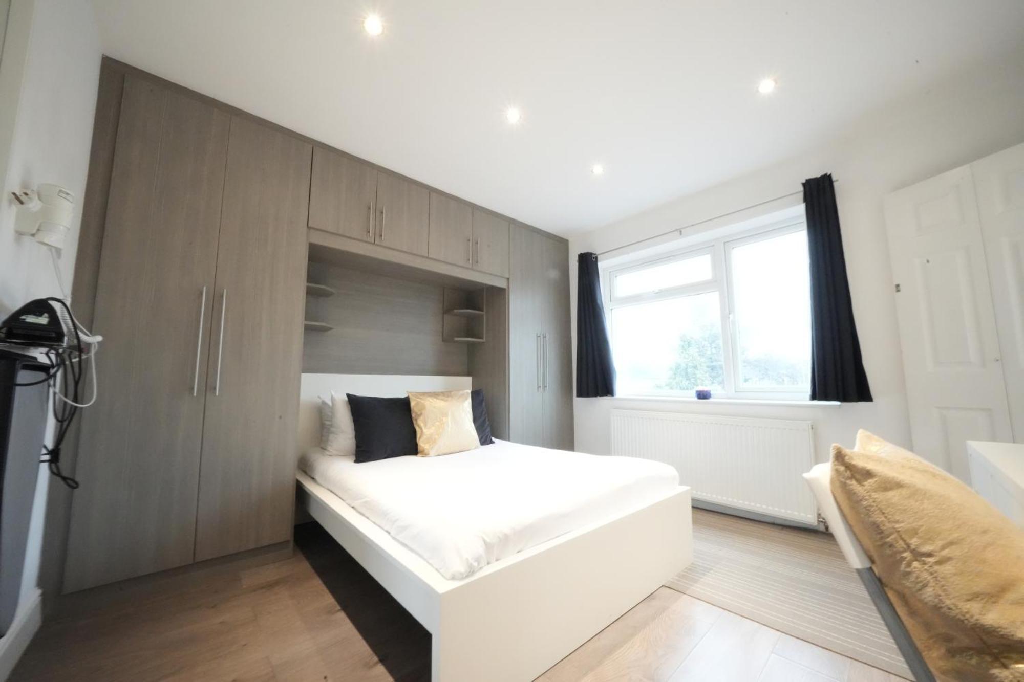 Grand Airport Ensuites Harmondsworth Exteriör bild