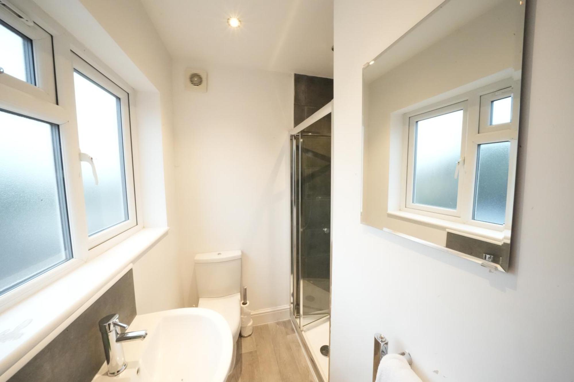 Grand Airport Ensuites Harmondsworth Exteriör bild