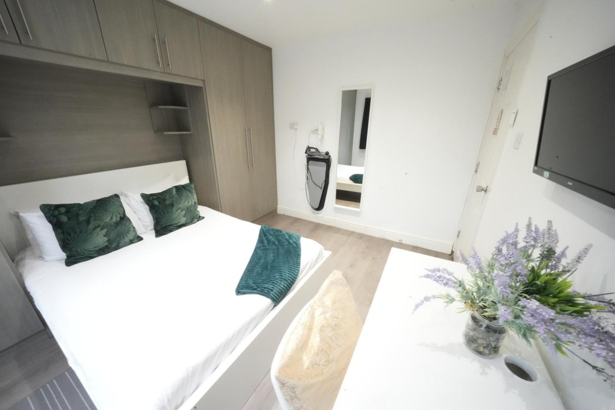 Grand Airport Ensuites Harmondsworth Exteriör bild