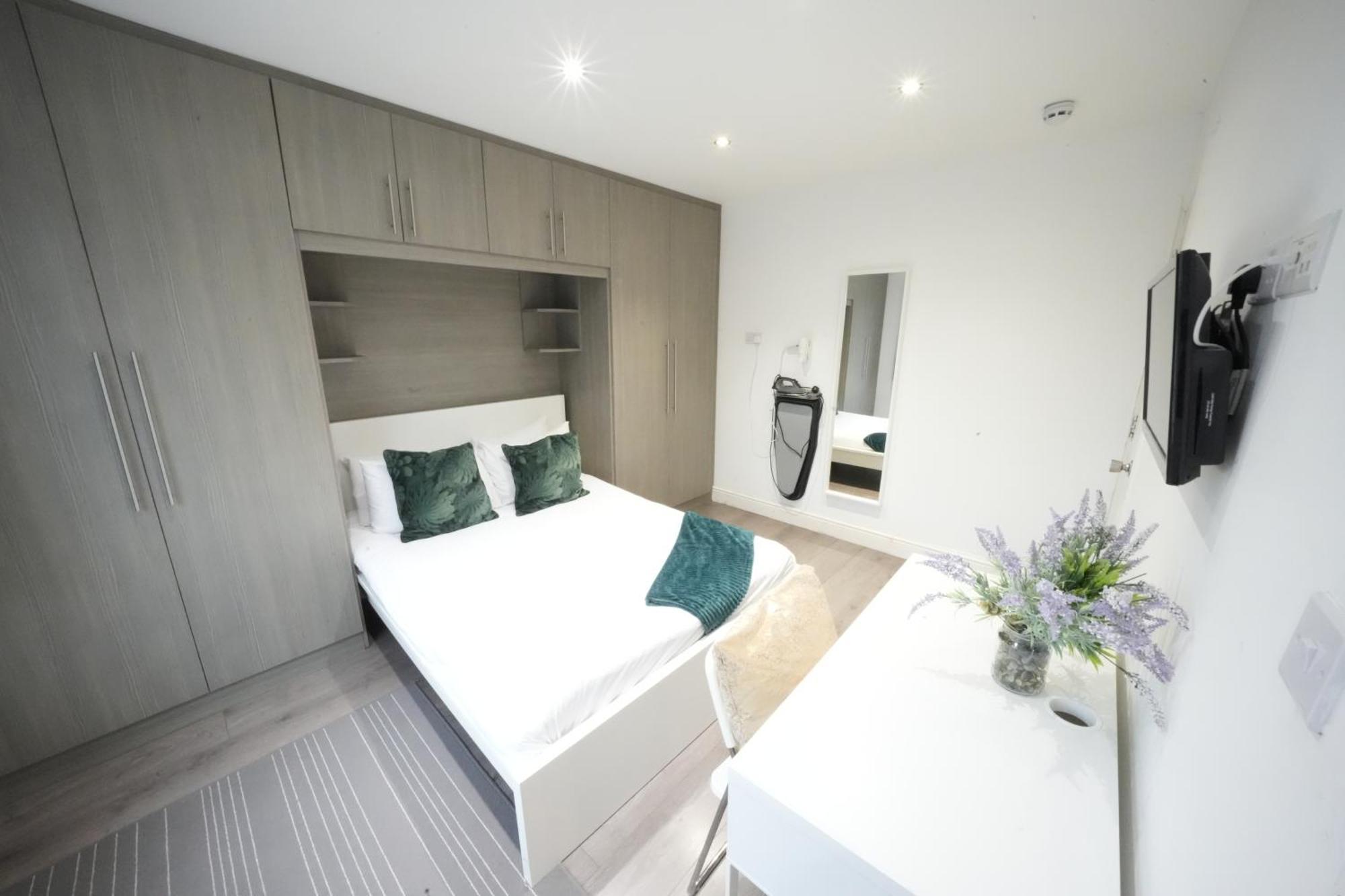 Grand Airport Ensuites Harmondsworth Exteriör bild