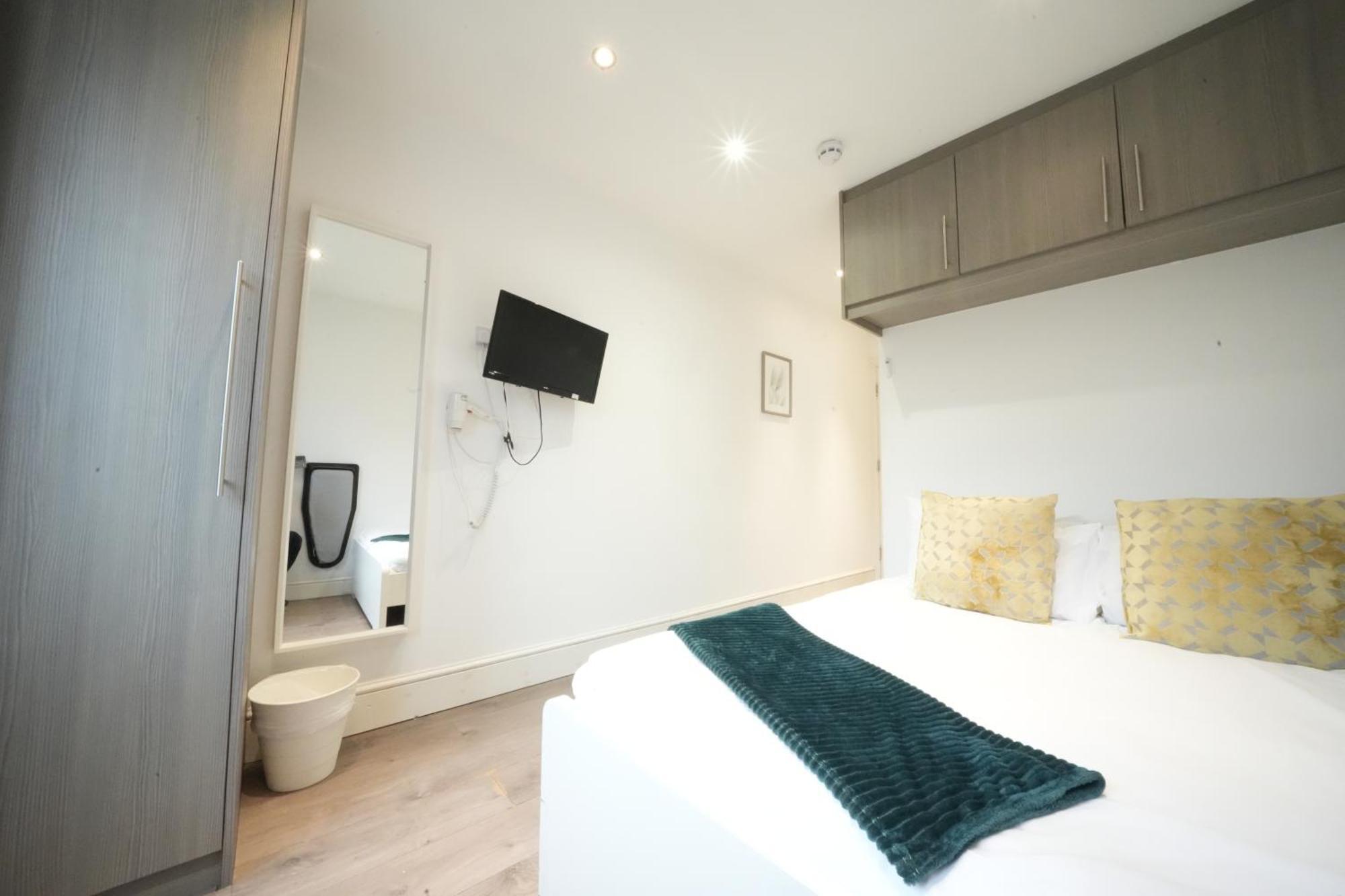 Grand Airport Ensuites Harmondsworth Exteriör bild