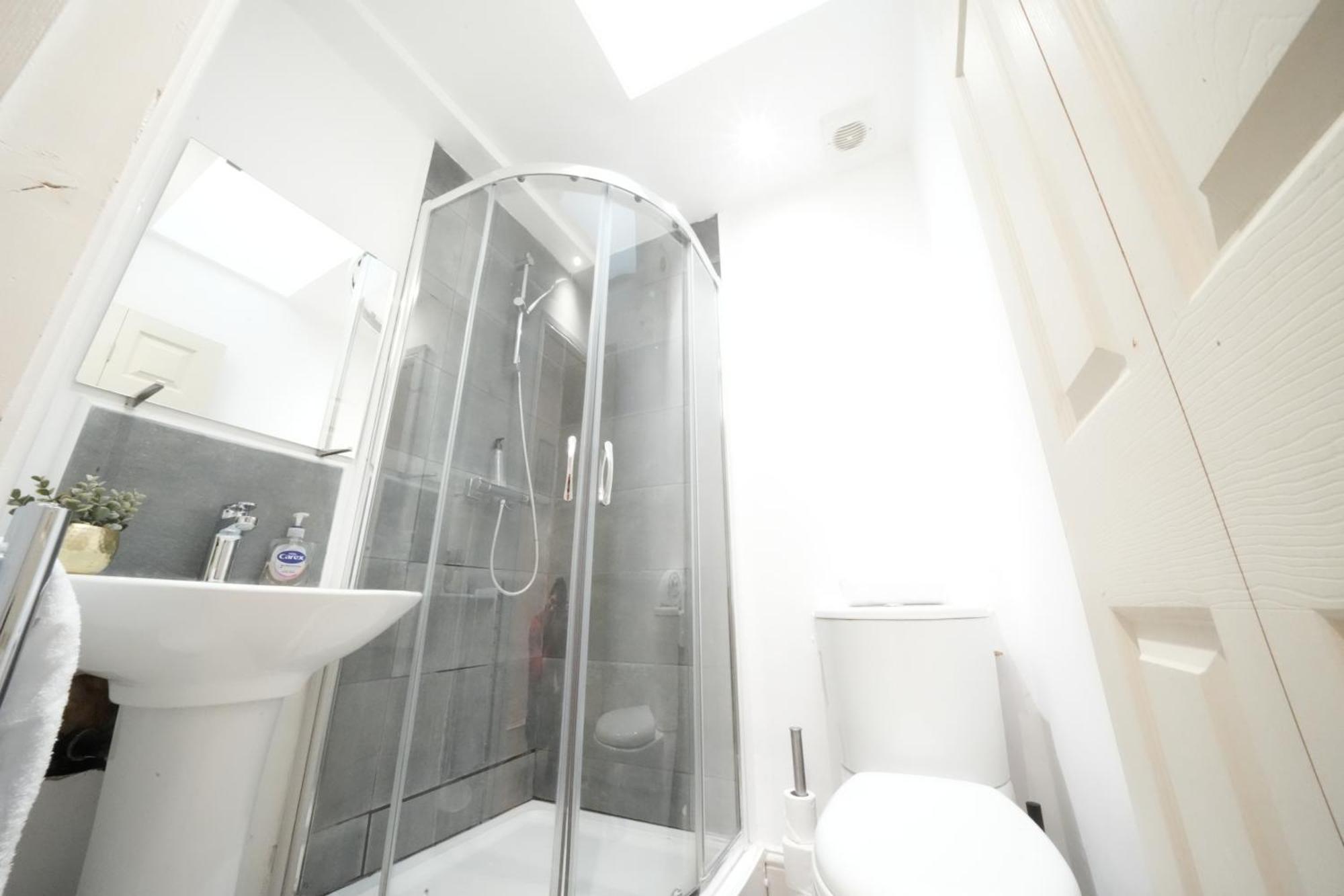 Grand Airport Ensuites Harmondsworth Exteriör bild