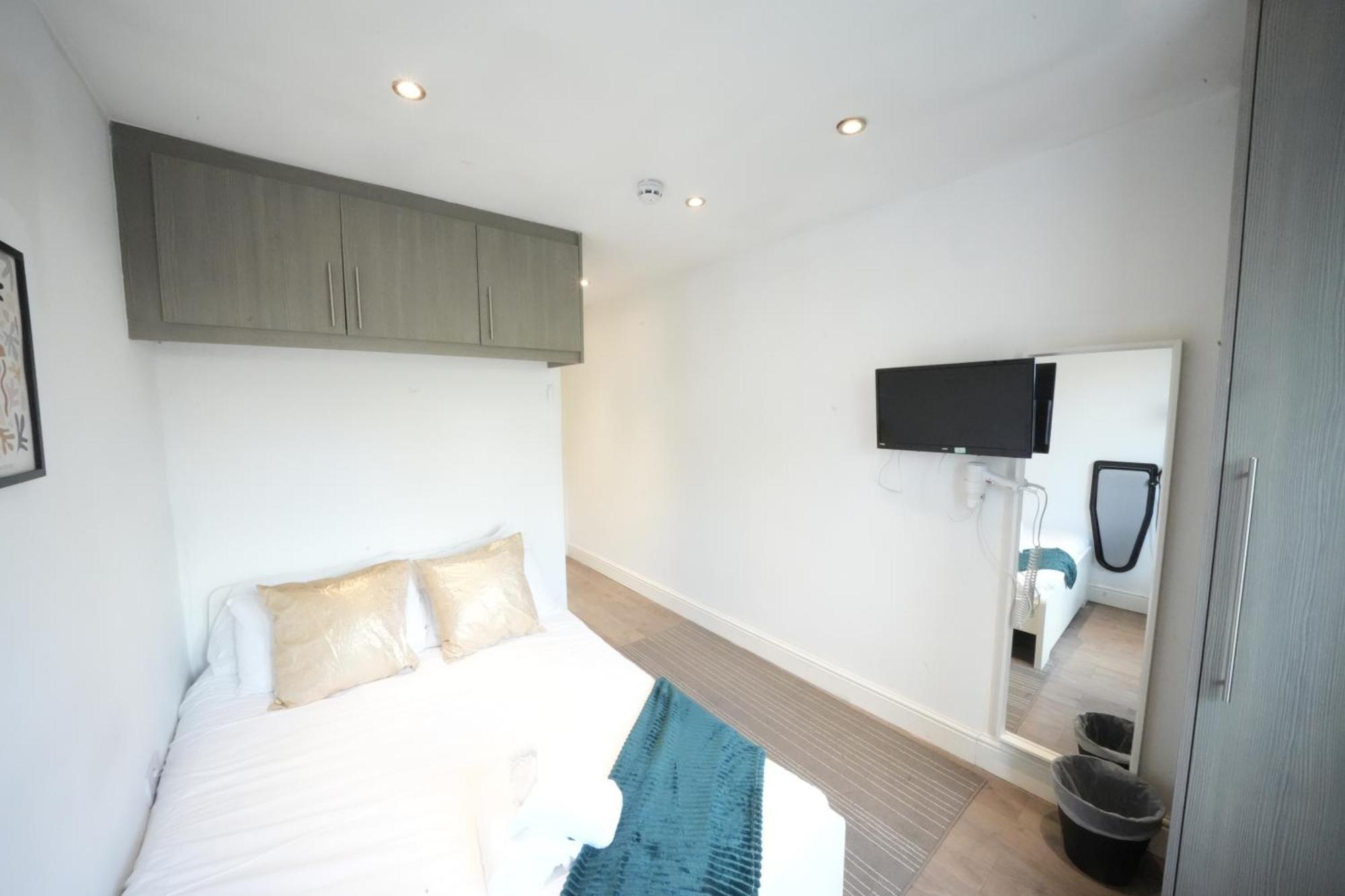 Grand Airport Ensuites Harmondsworth Exteriör bild