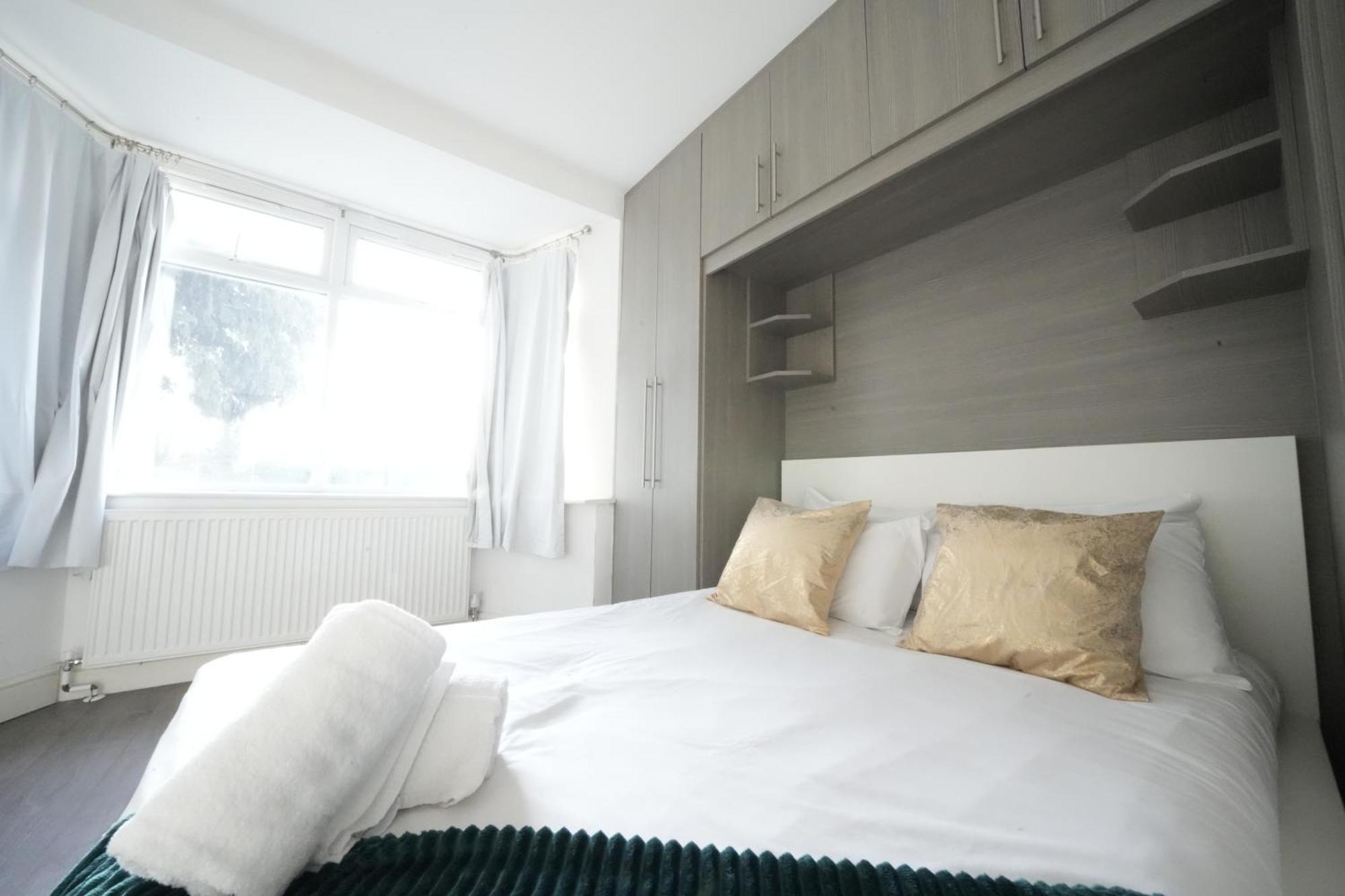 Grand Airport Ensuites Harmondsworth Exteriör bild